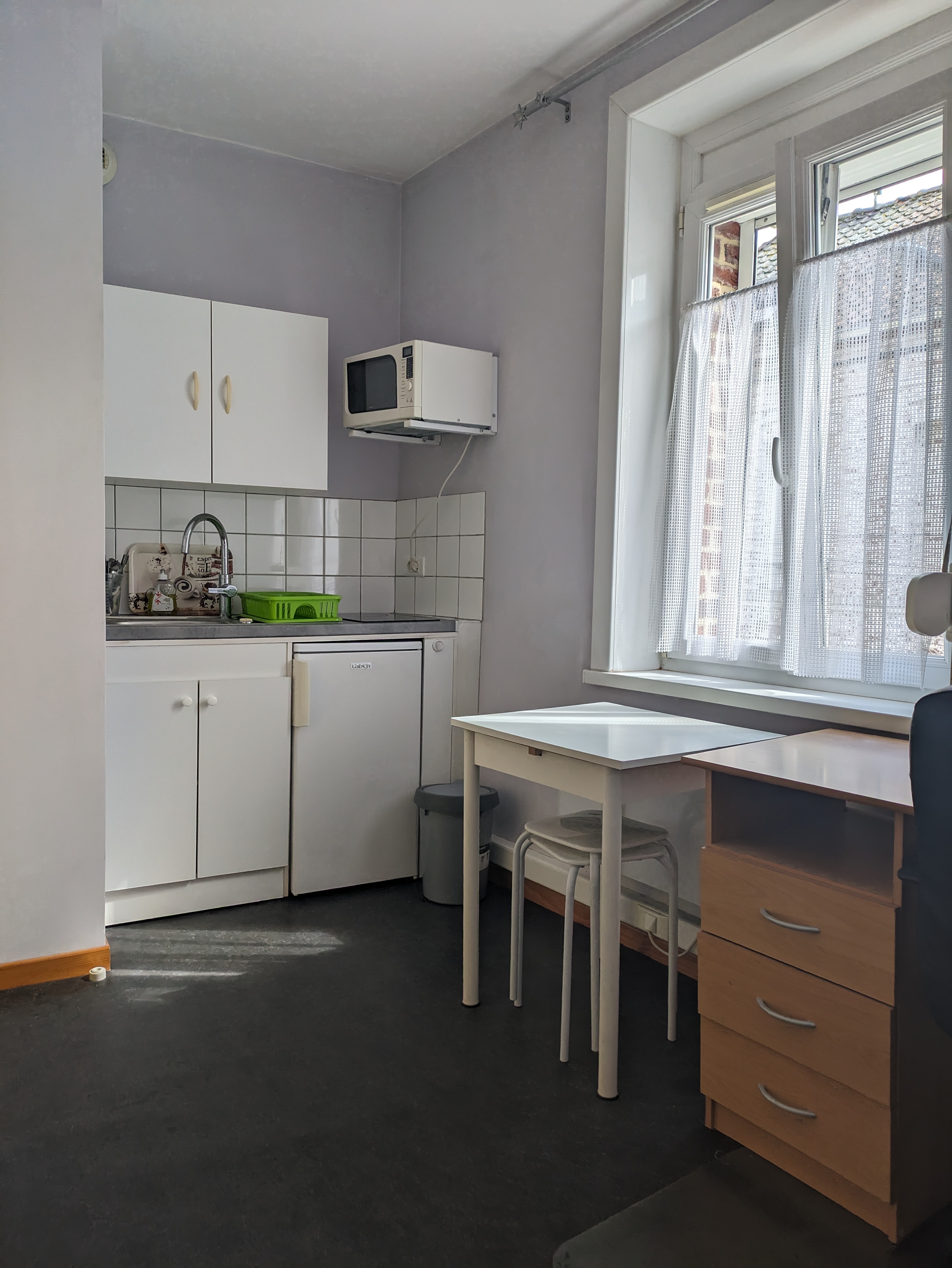 Studio B02